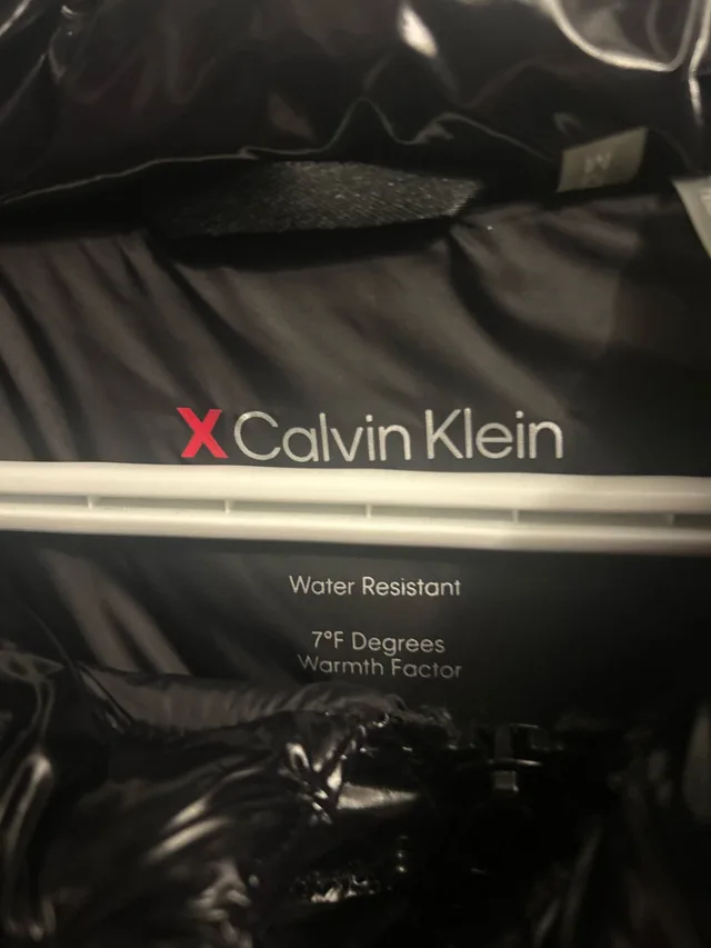 CALVIN KLEIN “Shiny Puffer” Winter Jacket (Black, Medium) image indicator(2)