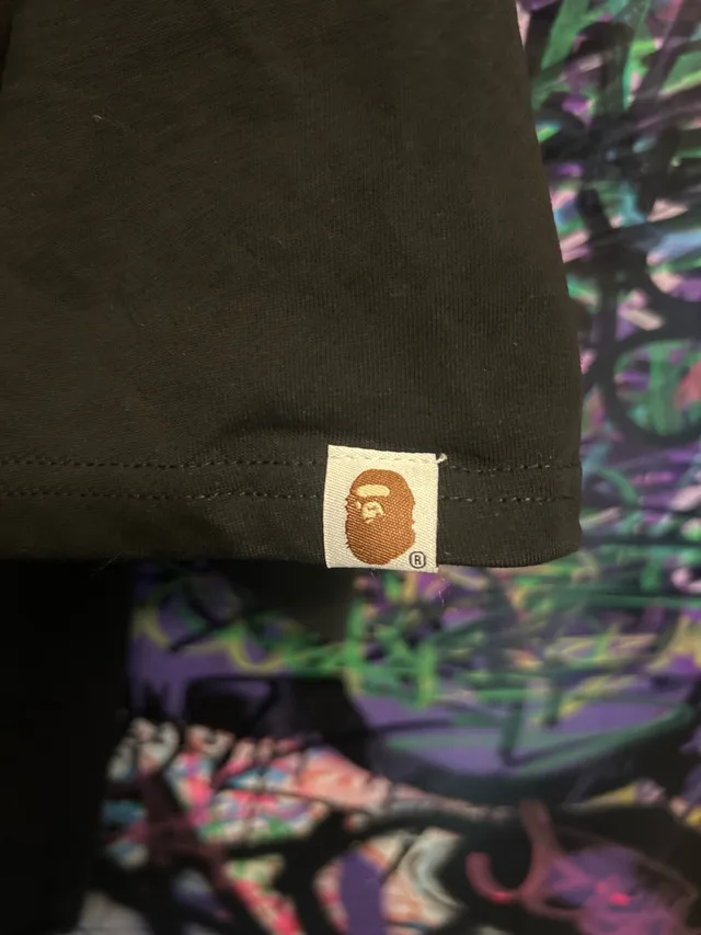 BAPE "Red Camo Ape Head Tee" (Medium, Black) image indicator(3)