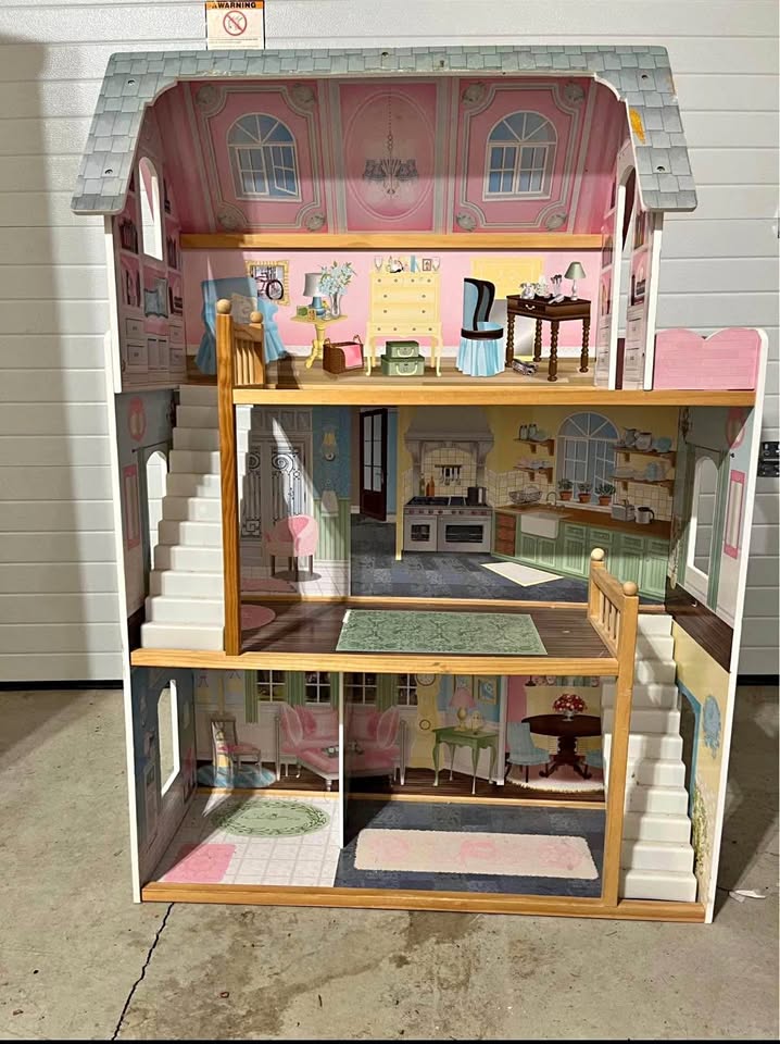 3 story kid kraft dollhouse