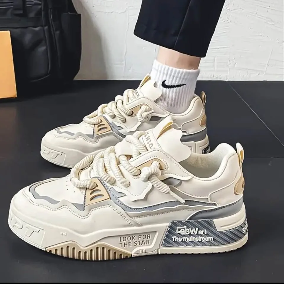 Men sneakers size 7.5 (40) image indicator(2)