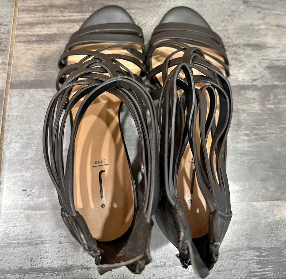 Woman’s Shoes