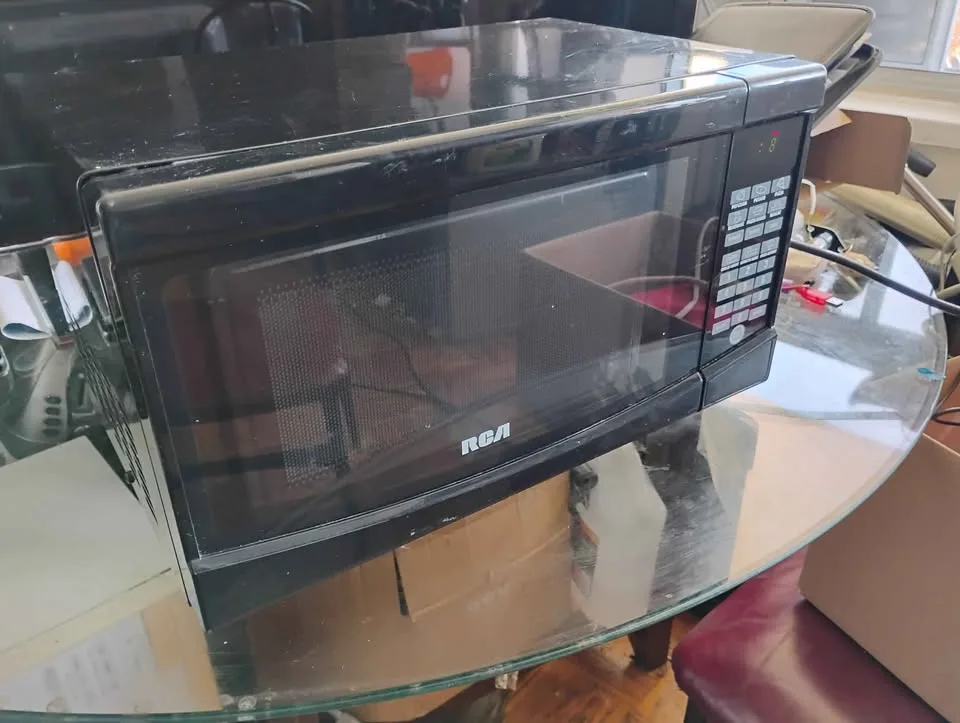 Microwave Oven Curtis RMW733 – 700W, 0.7 cu.ft (20L) 💵 Price: $2 image indicator(2)