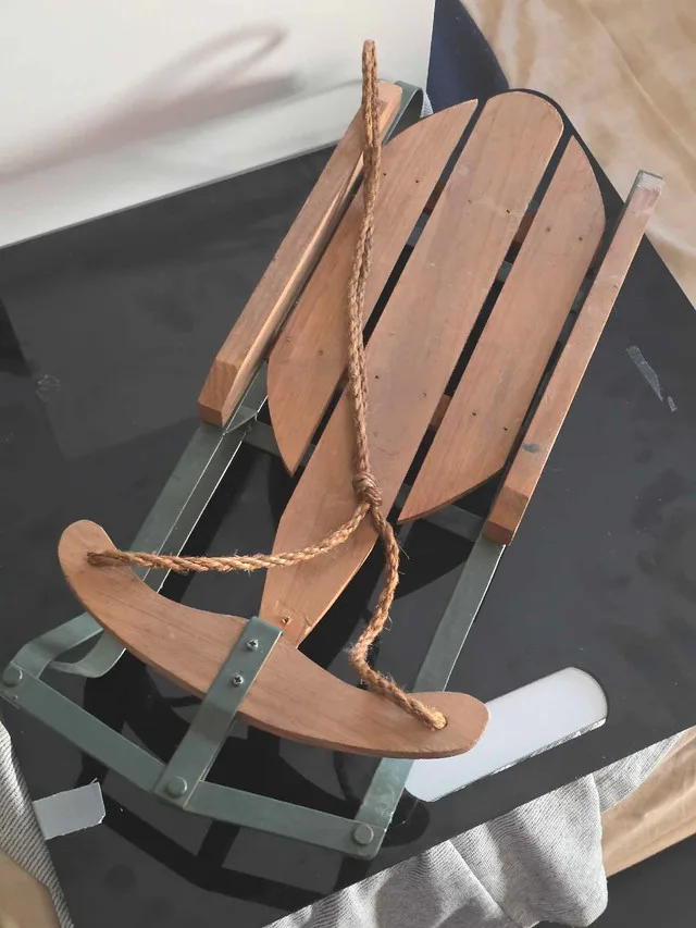 Toy sled great for children's play time or display image indicator(2)