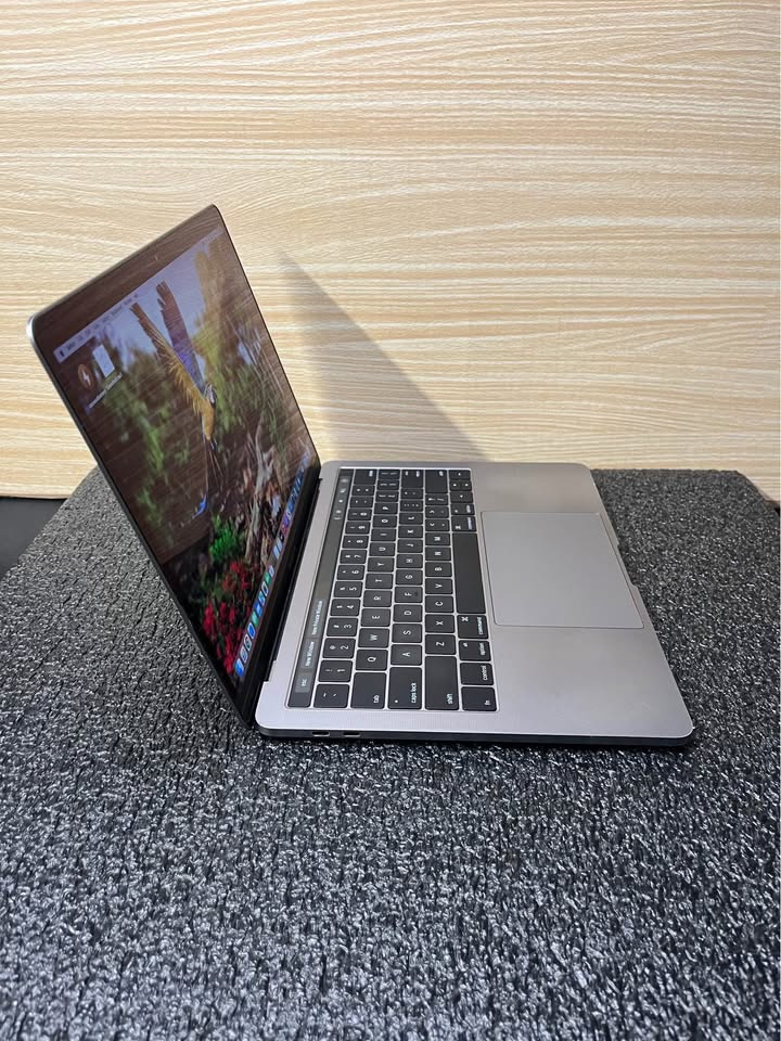 MacBook Pro 13” Touchbar 500GB SSD - photo 2