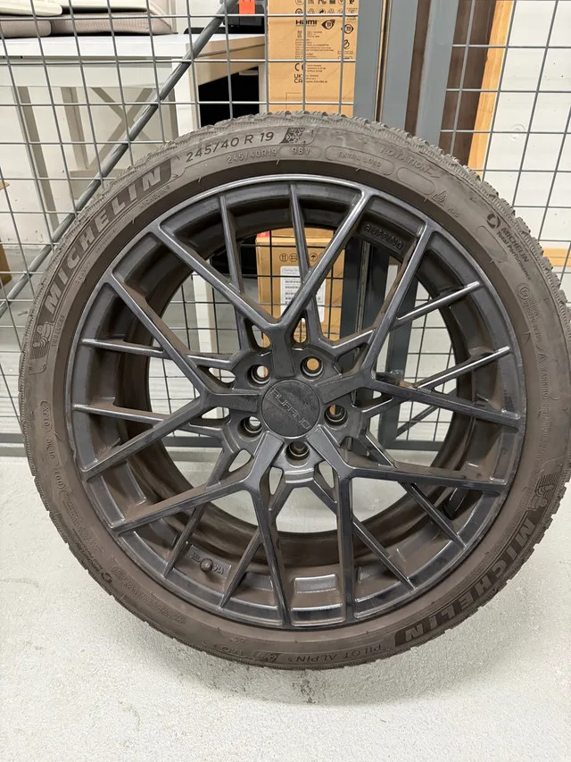 Michelin Pilot Alpine 5 Winter Tires 245/40/R19