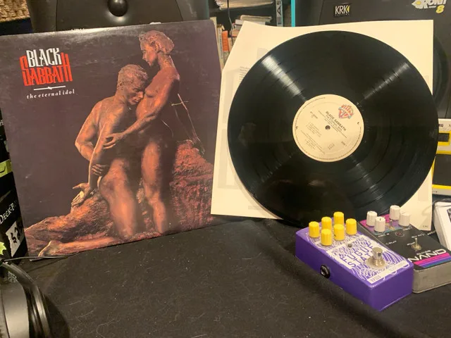 Black Sabbath - the eternal idol Cover (G) Vinyl (Ex) thumbnail