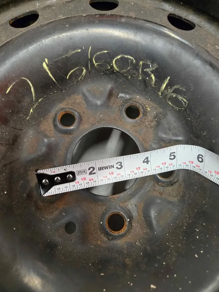 215/60R16- Winter Tire Set image indicator(7)