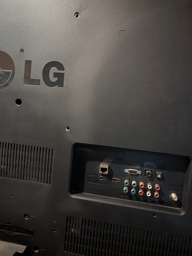 47"LCD LG TV including stylish stand and Philips surround stereo image indicator(3)