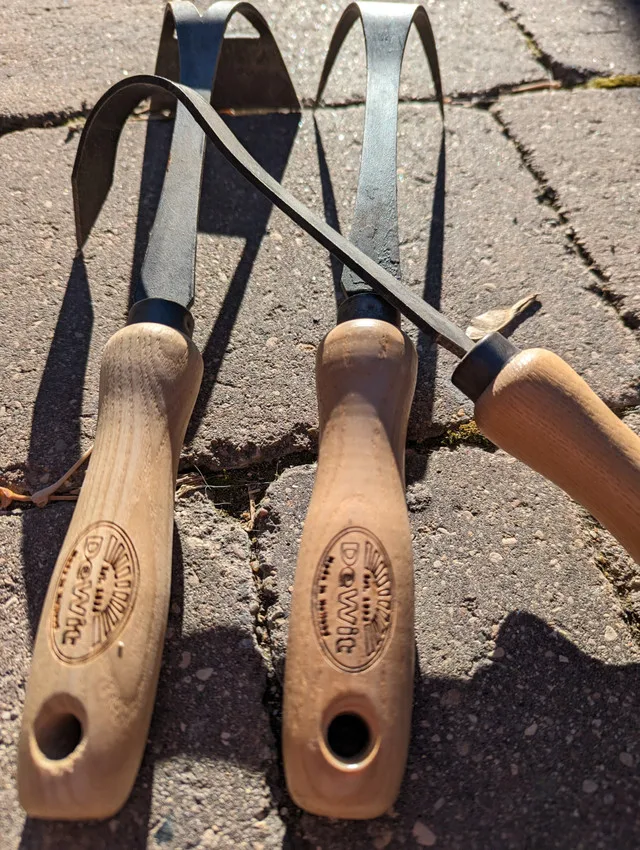 forged steel professional gardening/weeding tools by DeWit image indicator(2)