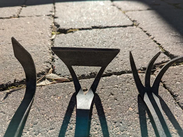 forged steel professional gardening/weeding tools by DeWit image indicator(3)