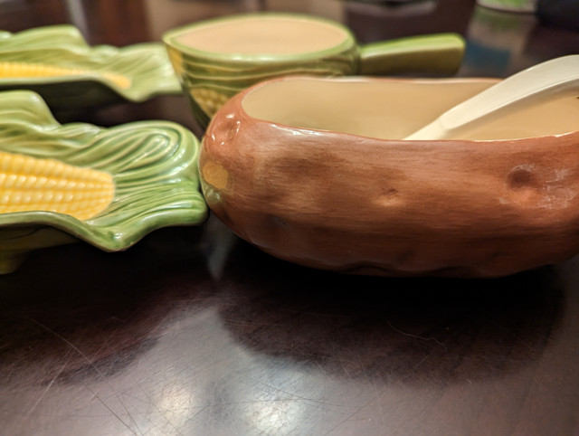 Adorable quirky serving dishes, corn on the cob, baked potato - photo 2