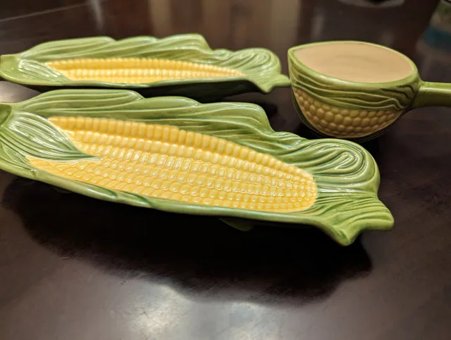 Adorable quirky serving dishes, corn on the cob, baked potato image indicator(3)