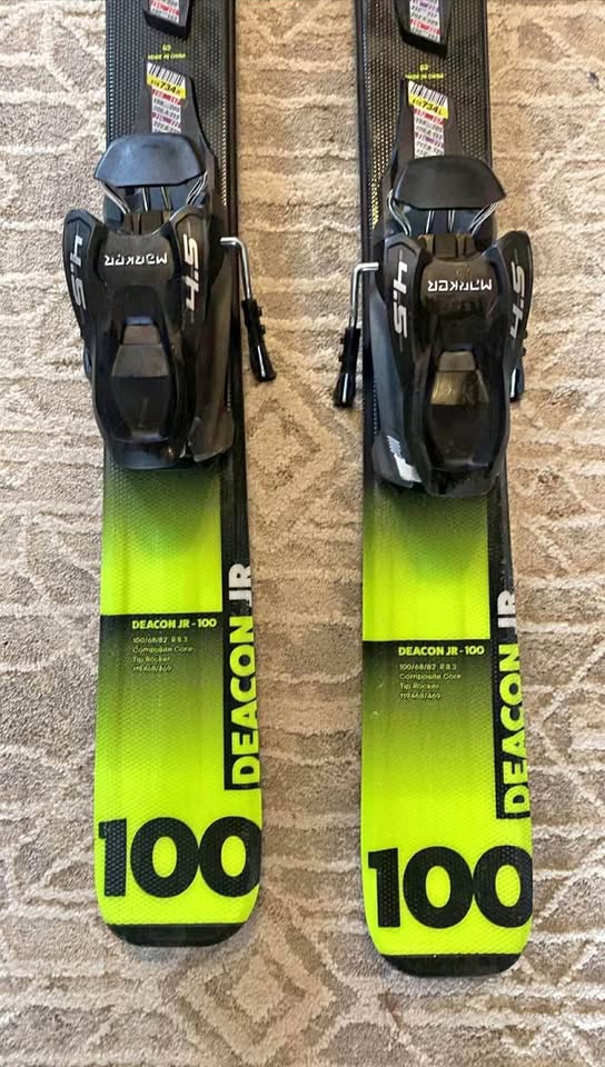 Kids Ski Bundle – Völkl Deacon JR 100 + Marker Binding