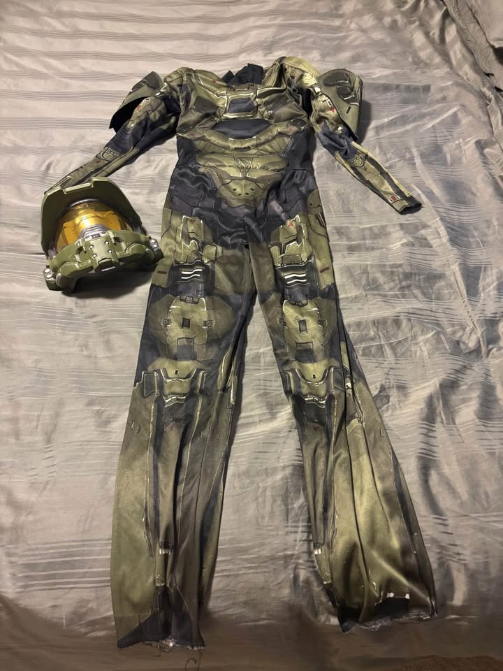 Child size large (10-12) Halo costume - photo 2