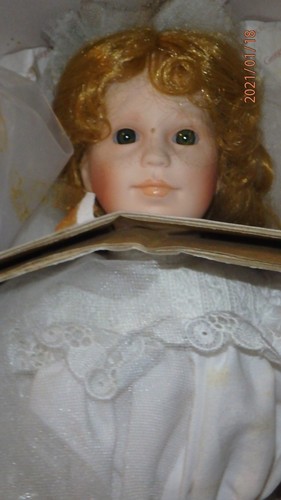 Bridget Quinn Doll 1991 Georgetown Collection - photo 3