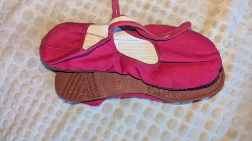 Hot Pink Flats with a strap 8.5 - photo 4