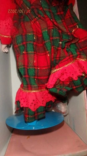 Marian Yu Designs Musical Oriental Porcelain Doll 1989 - photo 4