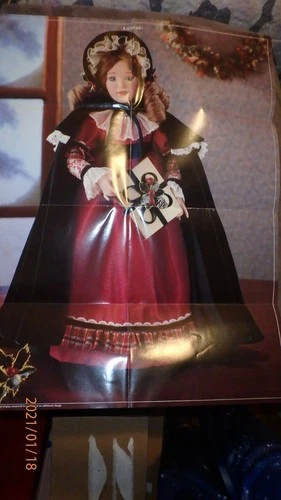 Elizabeth, Her Christmas Gift by Lenox - photo 2