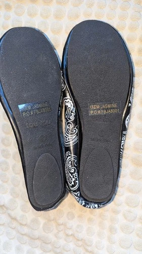 Black Flats w/ White Paisleys by TouTou Size 8 - photo 3