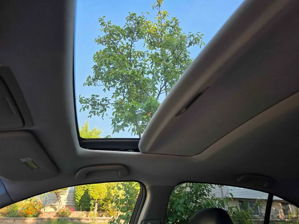 2010 Honda Accord · EX-L w/Navigation Sedan 4D image indicator(10)