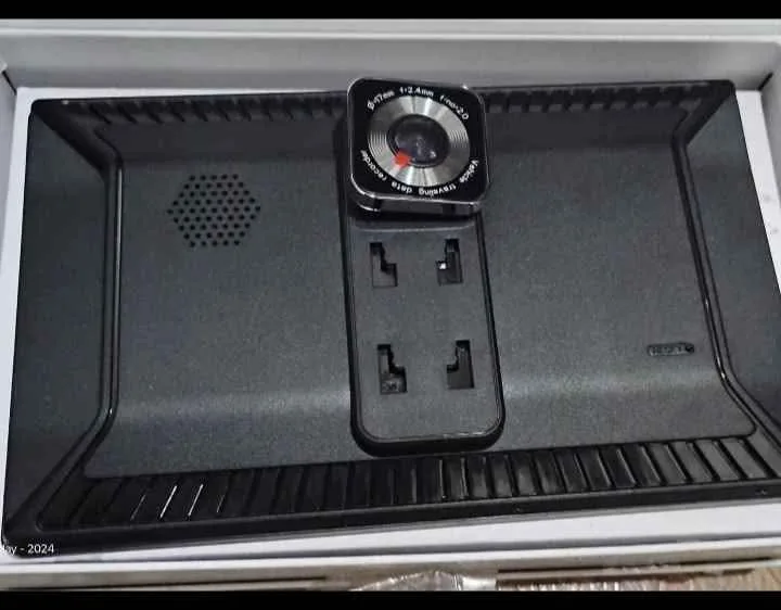 9-inch Car Stereo with Apple CarPlay & Android Auto image indicator(4)