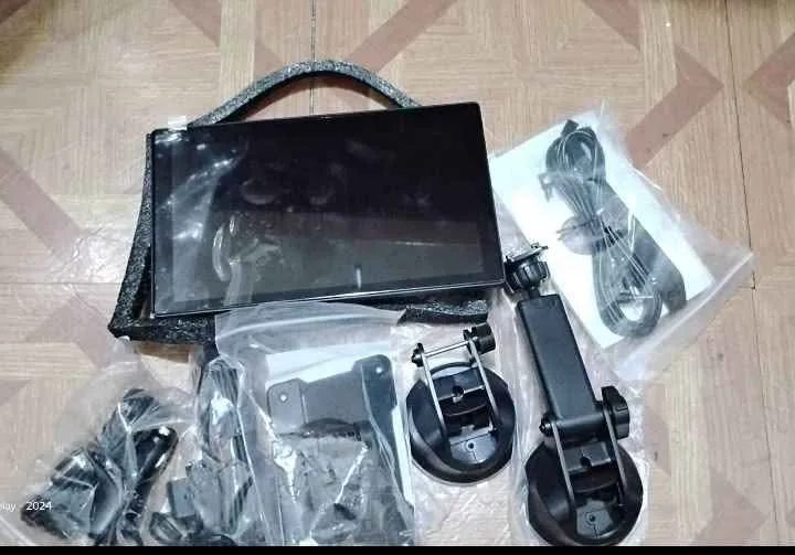 9-inch Car Stereo with Apple CarPlay & Android Auto image indicator(5)