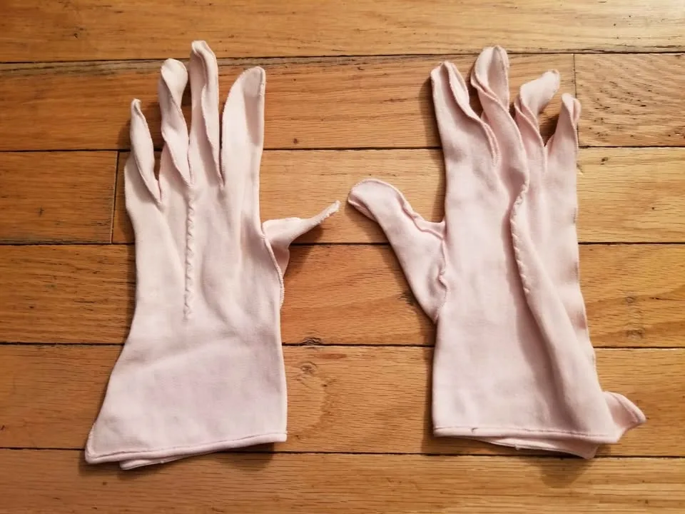 Vintage Pink Ladies Gloves Flared image indicator(4)