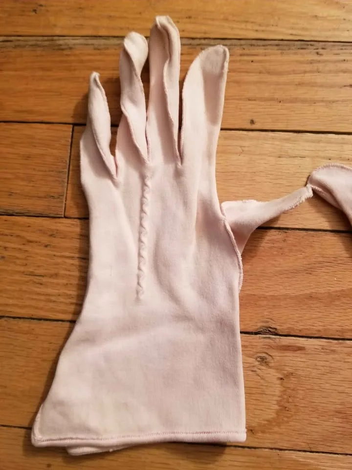 Vintage Pink Ladies Gloves Flared image indicator(5)