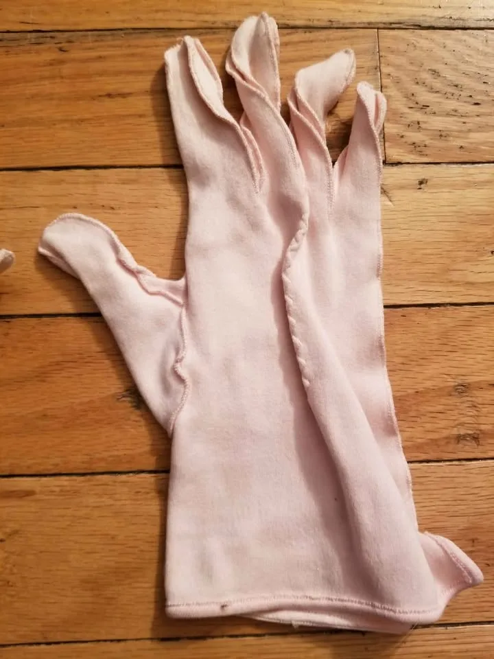 Vintage Pink Ladies Gloves Flared image indicator(6)