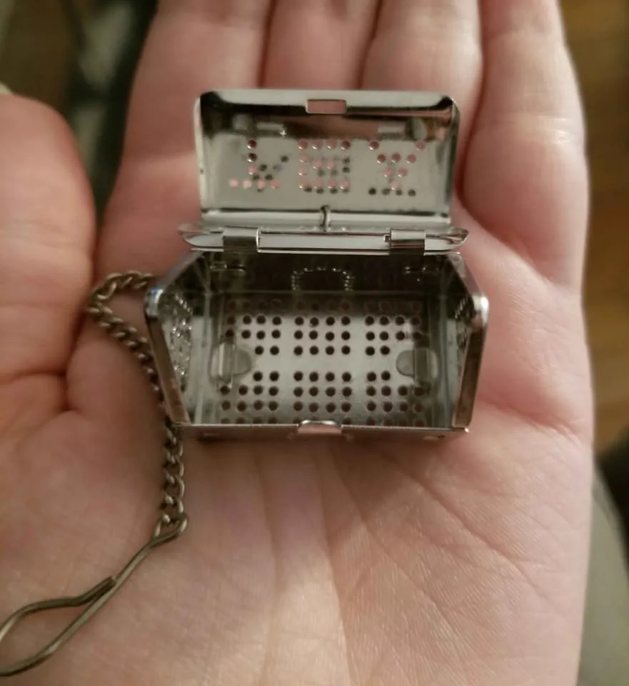 Metal Tea Strainer Infuser image indicator(2)