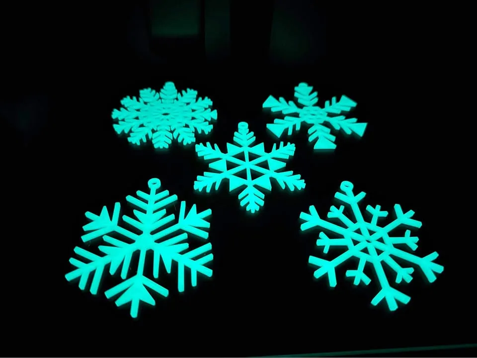 Snowflake Christmas ornament thumbnail