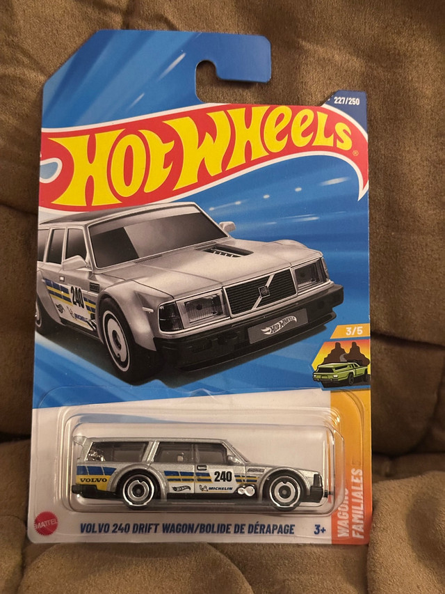 Hot Wheels Volvo 240 - photo 2