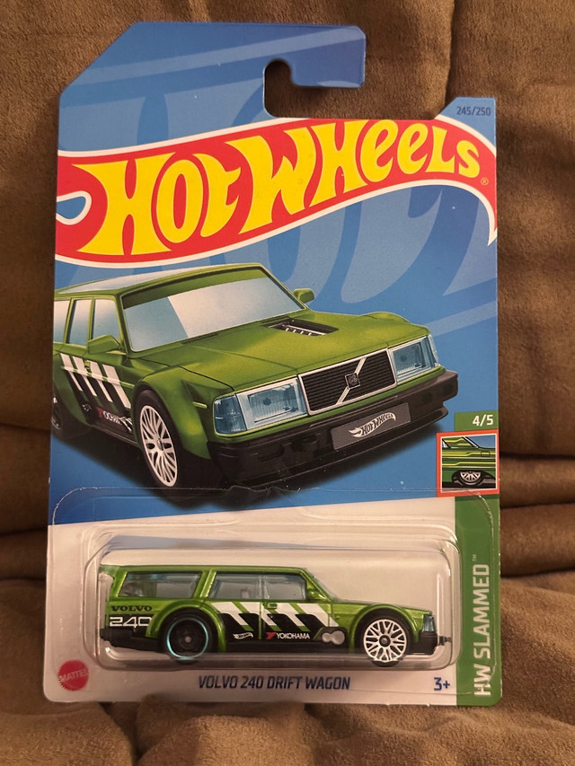Hot Wheels Volvo 240 - photo 3