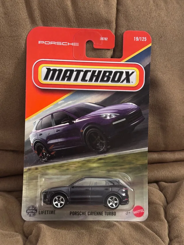 Matchbox Porsche Cayenne image indicator(2)