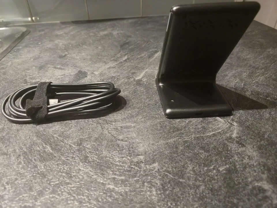 Fast Wireless Charging Stand image indicator(2)