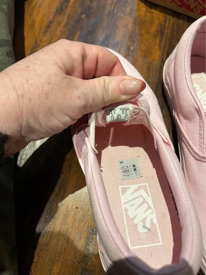 Classic slip-on Vans-Pink image indicator(4)