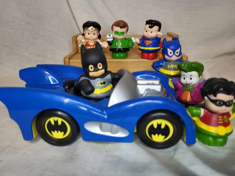 Fisher-Price Little People Batmobile and 7 Superhero figs Joker image indicator(2)