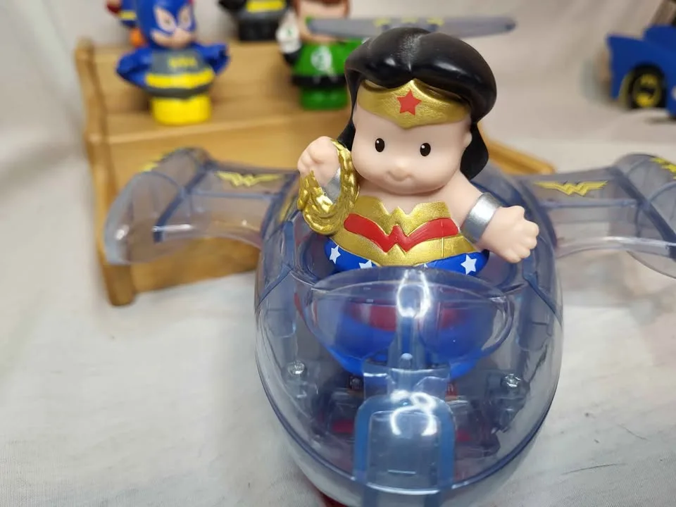 DC Superfriends Fisher-Price Little People Wonder Woman Invisibl image indicator(8)