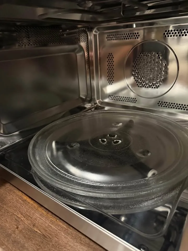 NEW! Breville Combi Wave 3-in-1 Convection Microwave w/ Air Frye image indicator(6)