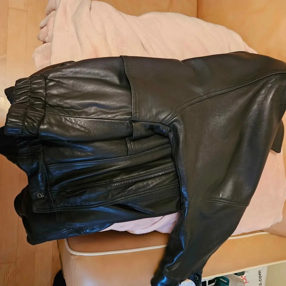 London Fog Men's Black Leather Jacket image indicator(6)