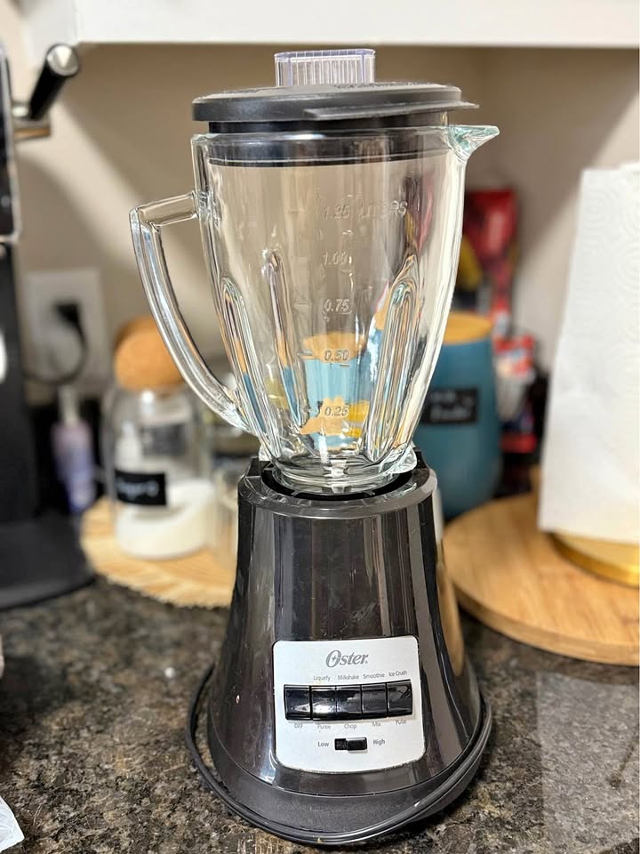 Oster 8 Speed blender