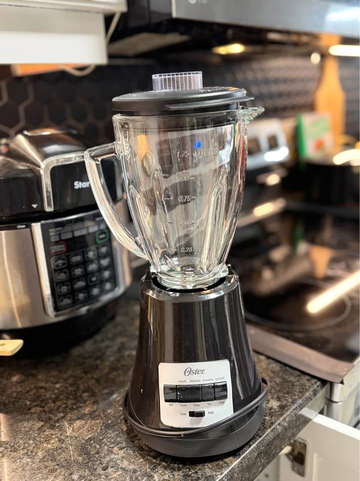 Oster 8 Speed blender - photo 2