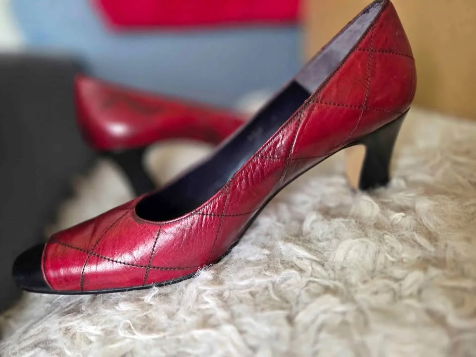 Vintage Ingledew's Gresasa Collection women's leather pumps sz 7