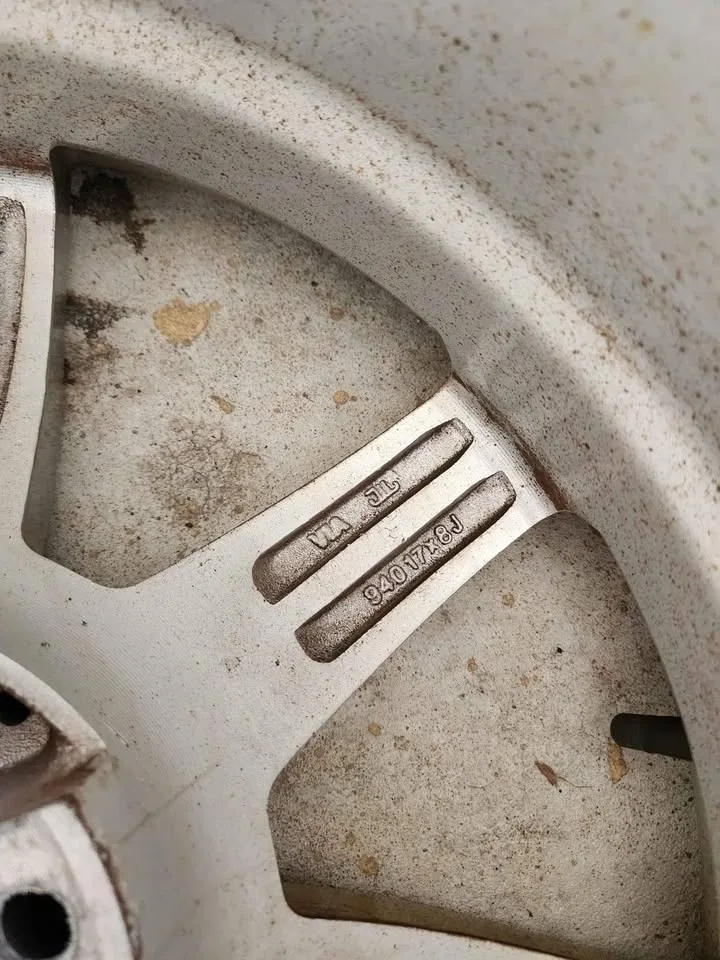 Mercedes Winter Tires on Rims 225/50/17 image indicator(8)