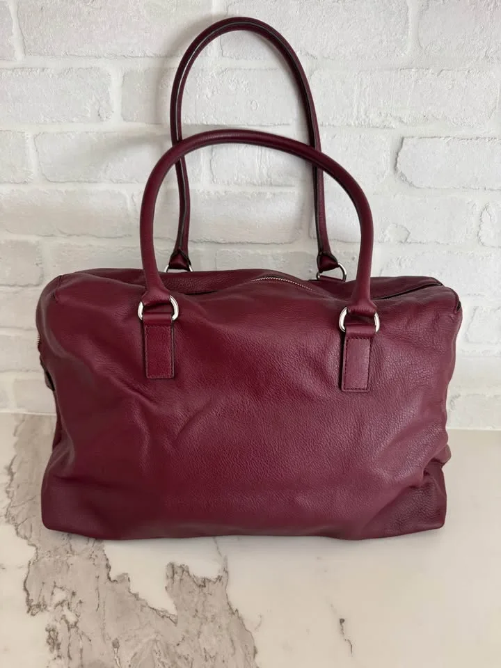 Michael Kors Leather Purse image indicator(2)