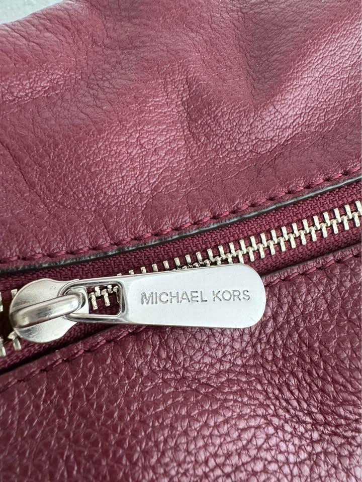 Michael Kors Leather Purse - photo 4