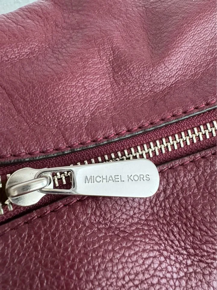 Michael Kors Leather Purse image indicator(4)