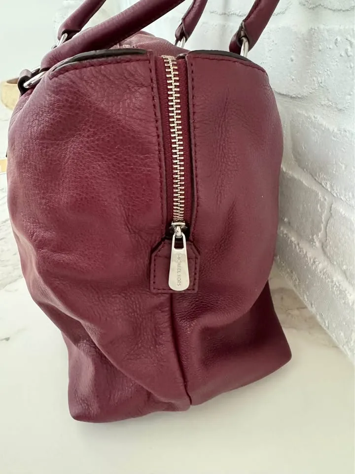 Michael Kors Leather Purse image indicator(5)