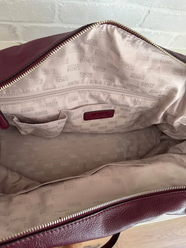 Michael Kors Leather Purse image indicator(8)