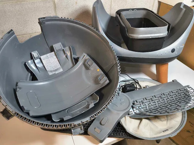 ZHMZ G1 Smart Self-Cleaning Cat Litter Box (Slightly Used) image indicator(5)